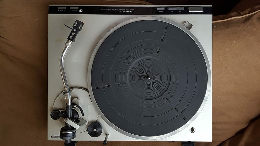 Vinyl, Vintage, Spins, Disks, Techniques, spins disks, dj, music, touch, indoors