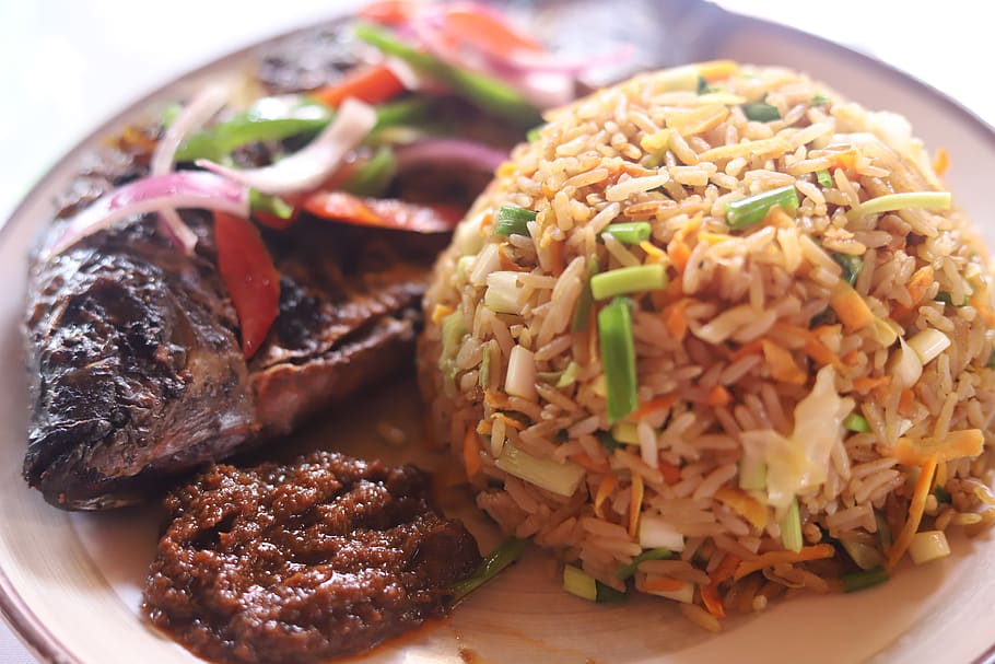 jollof, nasi jollof, hidangan Ghana, nasi dan nila, nasi jollof dan nila, nila bakar, nasi dan ikan, nasi jollof dan ikan, beras jollof afrika barat, nila berpengalaman