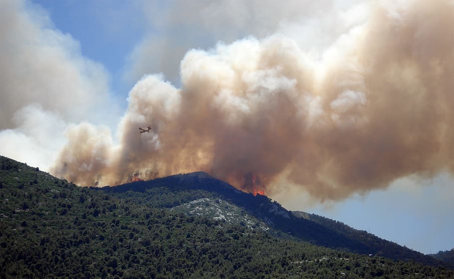 gunung menunjukkan asap, api, asap, pemadam kebakaran, pesawat terbang, hutan, gunung, darurat, membakar, kerusakan