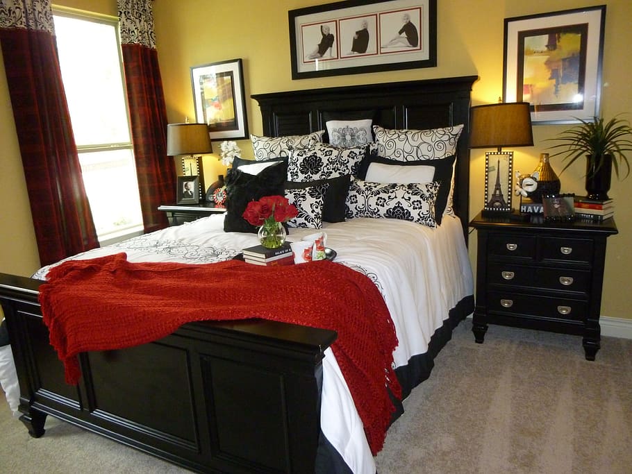 preto, cama com moldura de madeira, mesa de cabeceira, gavetas, madeira preta, moldura de madeira, cama, design de interiores, quarto, interior