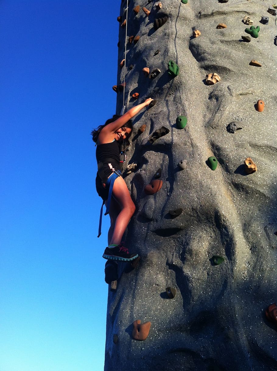 escalada, menina, alpinista, esporte, equipamento de escalada, sozinho, parede íngreme, esportes radicais, aventura, parede de escalada