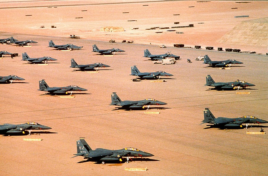 parked, F-15Es, Operation Desert Shield, Gulf War, aircraft, air force, airplanes, D0206, photos, military