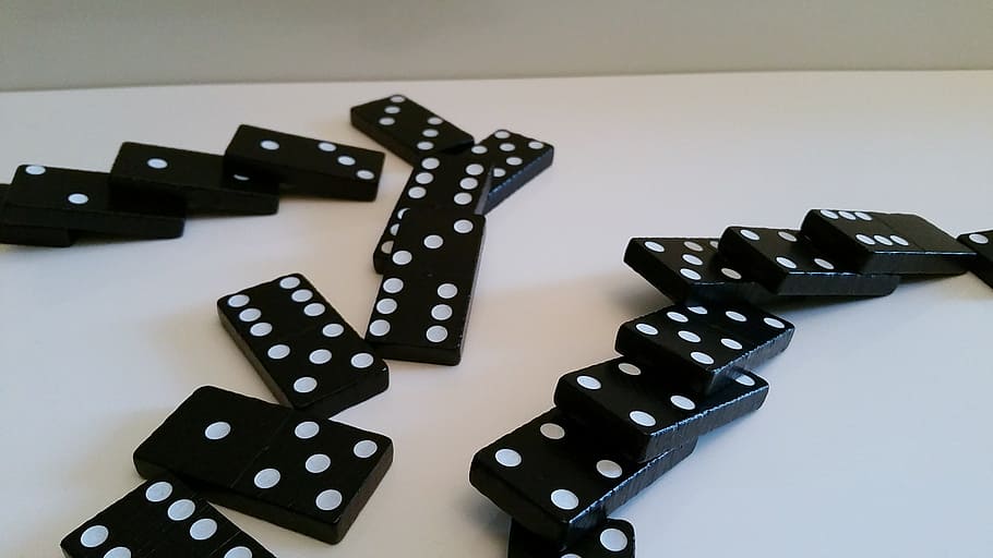 domino, play stone, mind game, dominoes, children, play, chaos, indoors, gambling, luck