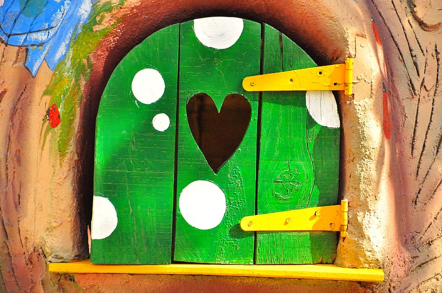 window, casita, child, game, wood, green, heart, tale, yellow, door