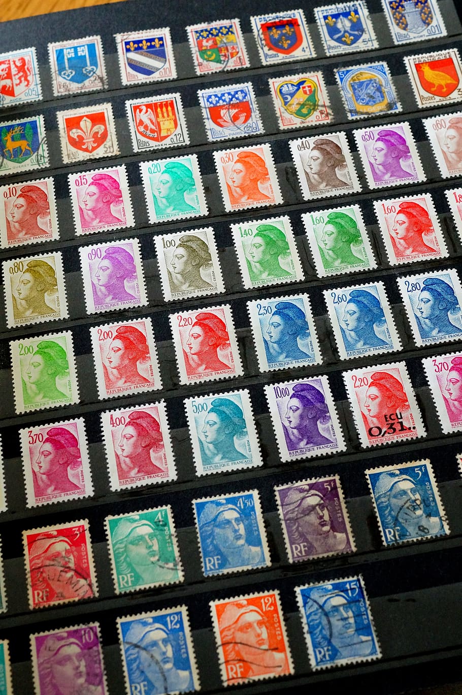 selos, selos franceses, coleção, filatelia, correio, marianne, coleção de selos, pós, multi colorido, quadro completo