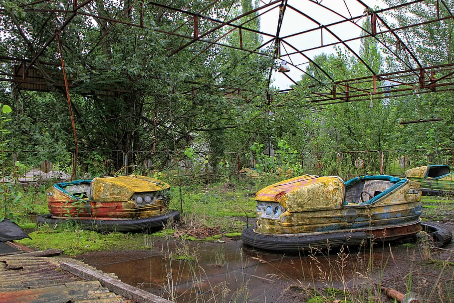 two, yellow, abandoned, bumper cars, daytime, pripyat, ukraine, chernobyl, disaster, nuclear