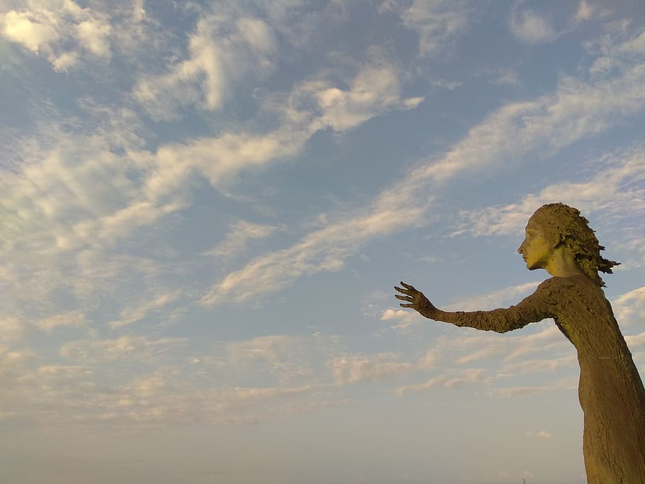 the mother of the emigrant, sculpture, good bye, gijón, duel, figure, cloud - sky, sky, one person, nature