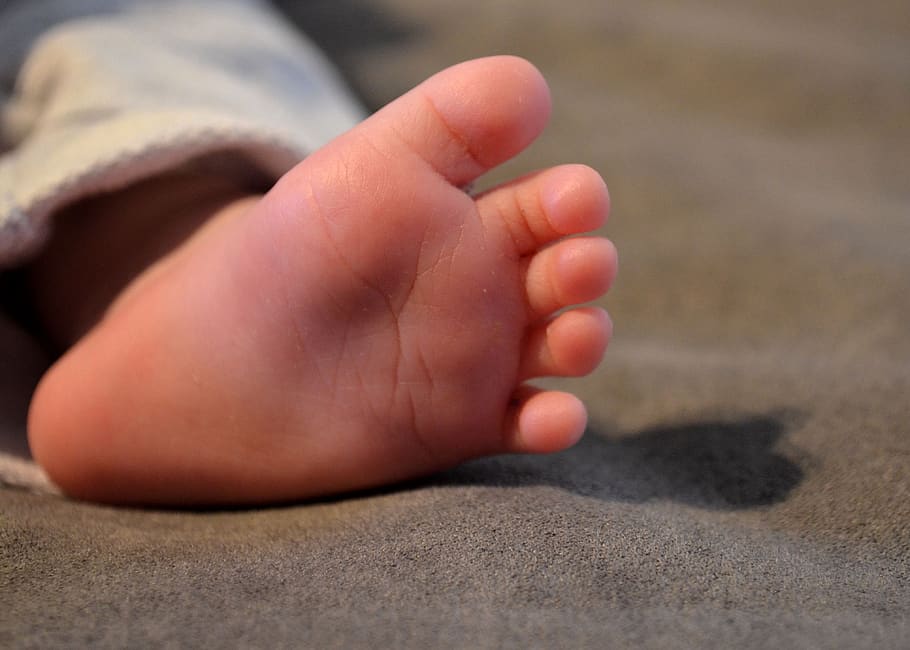 pés de bebê, pé de bebê, bebê, dez, recém-nascido, pés, fotografia de bebê, pés de crianças, close-up, jovem