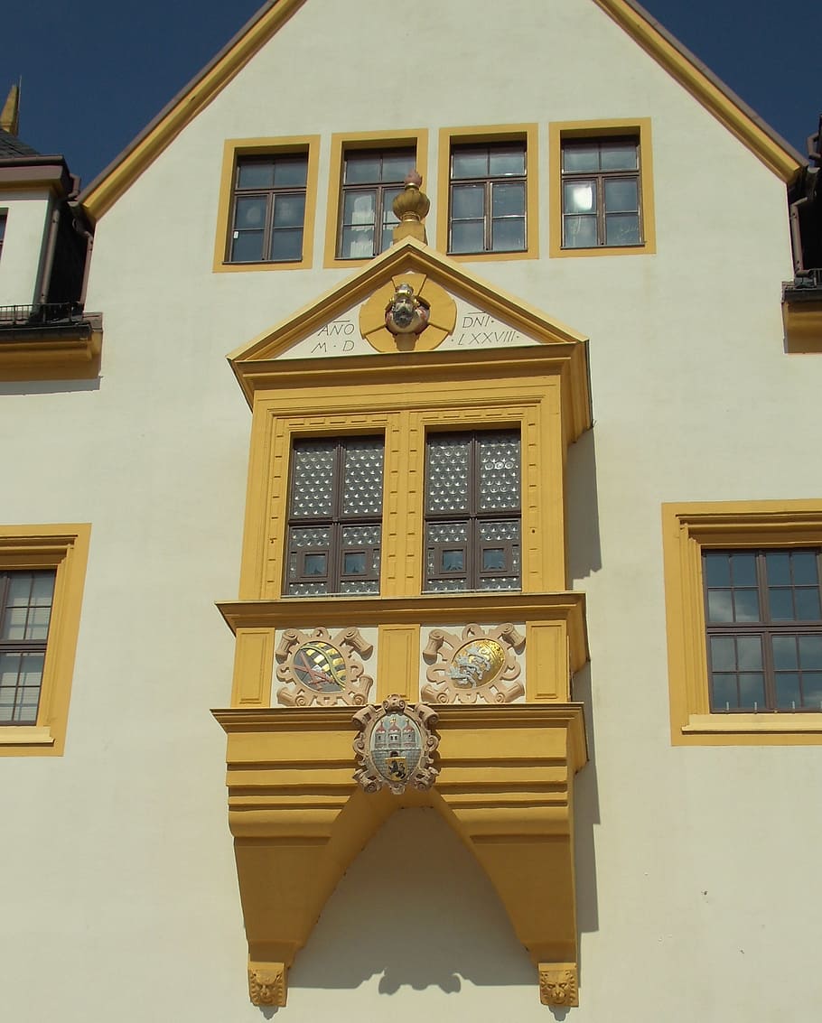 freiberg, mountain town, town hall, bay window, decorated, stucco façade, historically, prince robbery, building, architecture