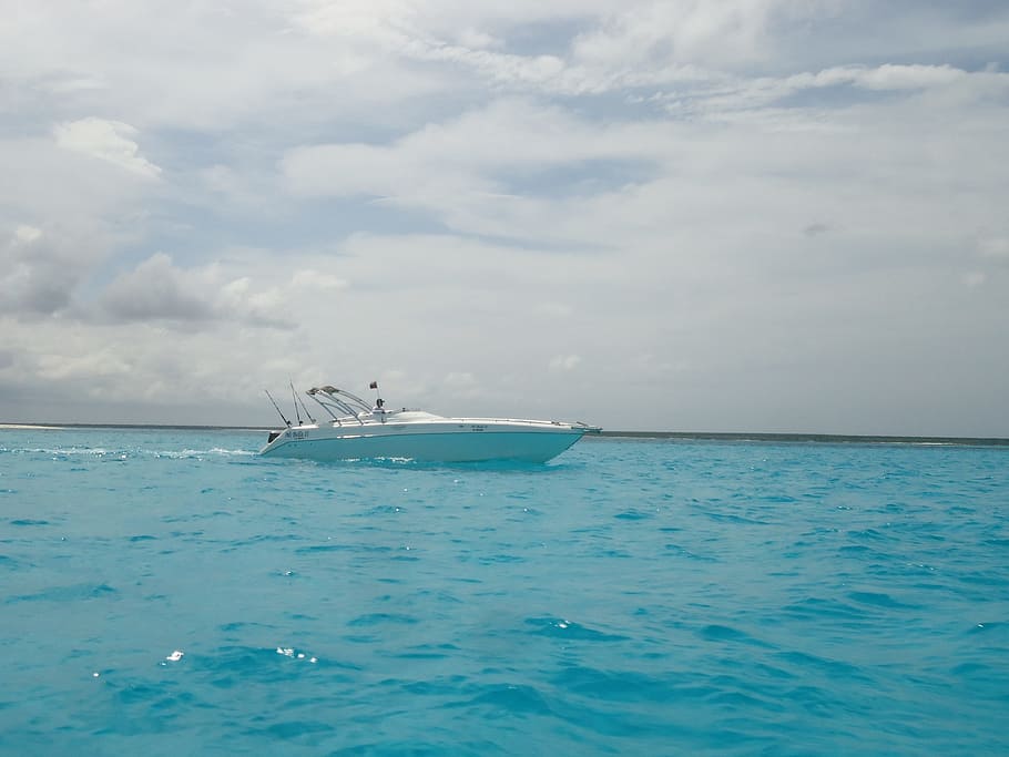 yacht, isla la tortuga, holiday, sea, caribbean sea, landscapes, wave, costa, sun, beach