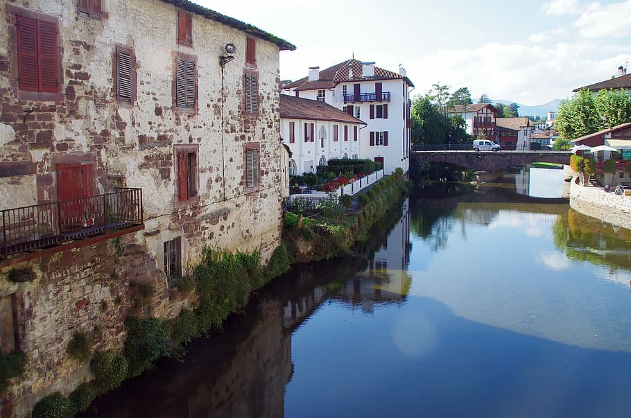 st-jean-pied-de-port, lower navarre, St-Jean-Pied-De-Port, Lower Navarre, basque country, nive, bridge, church, torrent, river, architecture