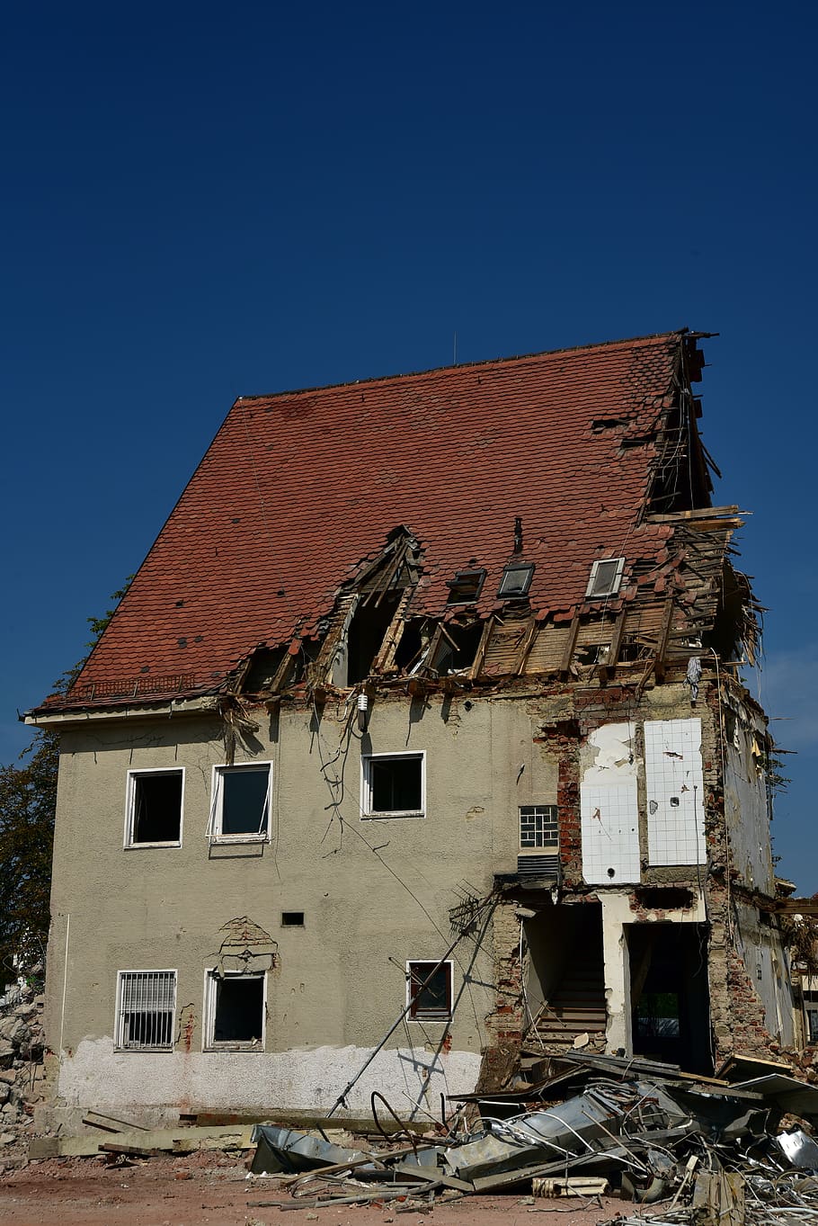 house, demolition, building, ruin, debris, crash, destruction, dilapidated, destroyed, broken