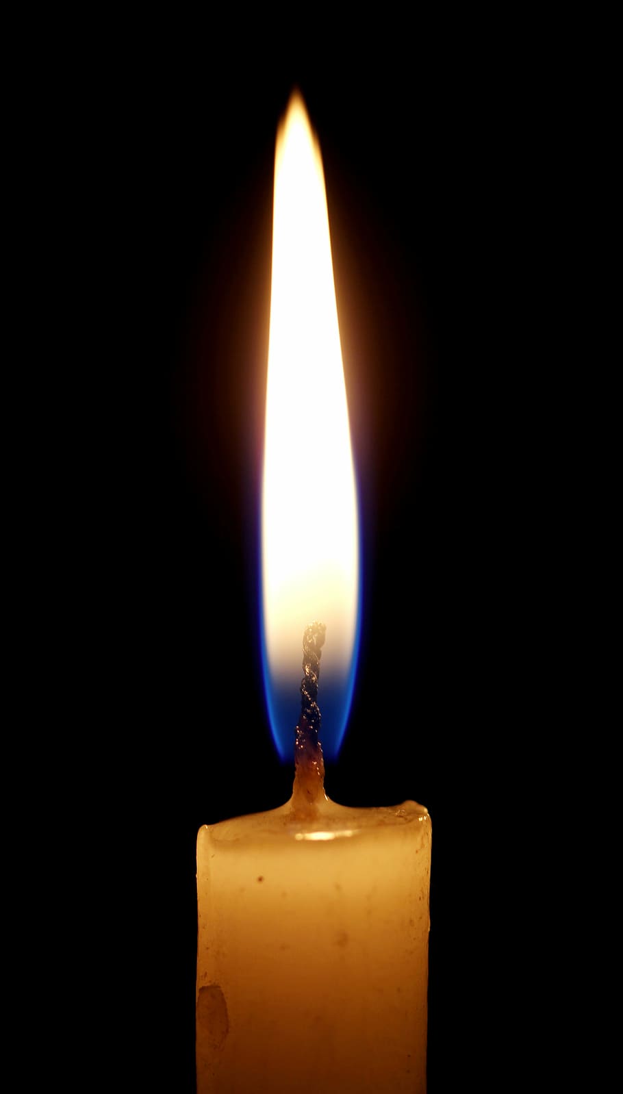 зажженная желтая свеча, свеча, свет, пламя, горение, свечах, зажженная, духовность, светящаяся, праздничная