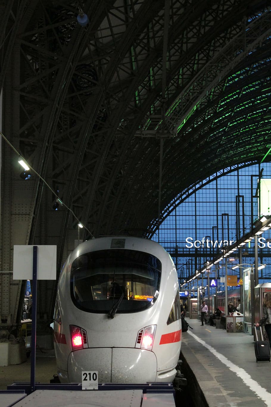 railway station, frankfurt, train, ice, deutsche bahn, concourse, remote station, architecture, travel, transport
