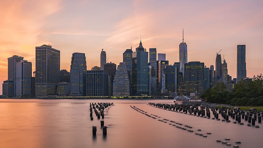 Gris, hormigón, superficie de los edificios, durante el día, la ciudad de Nueva York, horizonte, frente al mar, Nueva York, Manhattan, paisaje urbano