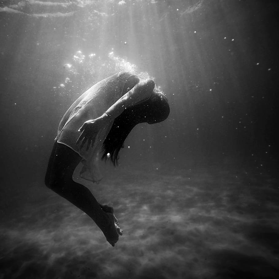 grayscale photography, woman, floating, underwater, grayscale, girl, dress, drowning, black and white, people