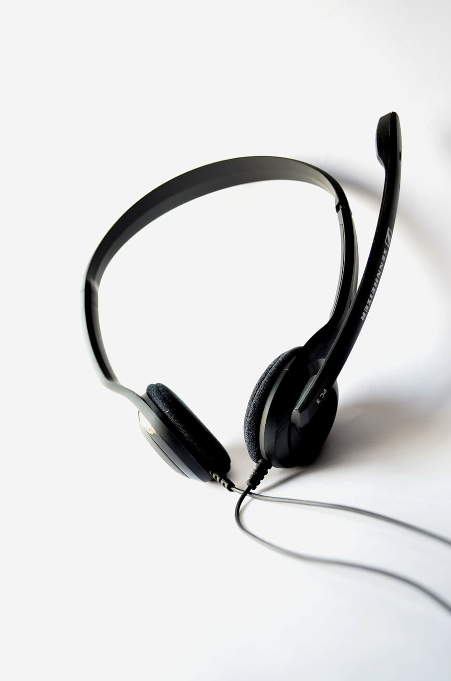 black corded headphones, headphones, mic, headset, microphone, audio, technology, communication, broadcast, voice