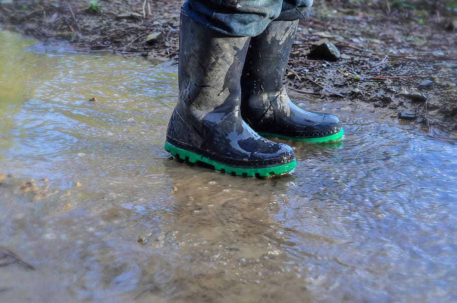 rain boots, boots, shoes, rain, puddle, water, child, wet, rainy, fun