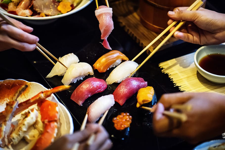 orang-orang, mendapatkan, sushi, panggangan, Asia, sumpit, masakan, lezat, makan, makanan