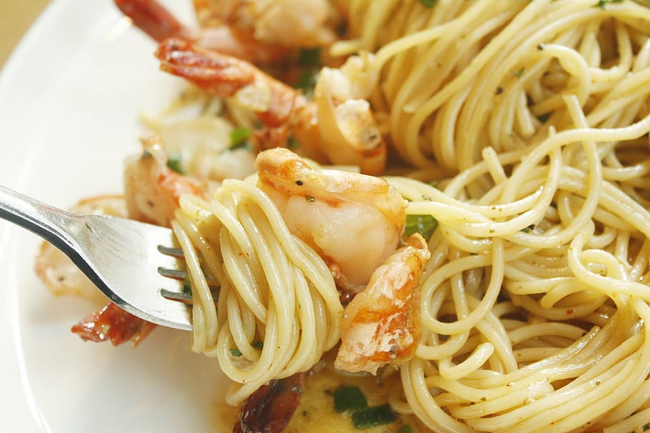 pasta dish, pasta, shrimp, restaurant, olive, food, side dishes, italy, oil spaghetti, cooking
