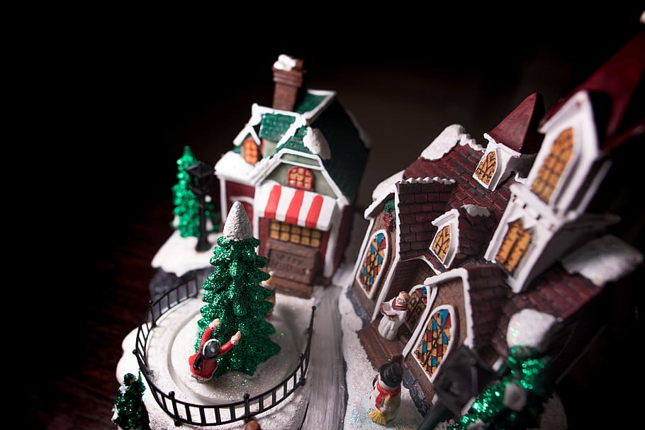 pan de jengibre, casa, juguete, exhibición, navidad, árbol, decoración, celebracion, feriado, arbol de navidad