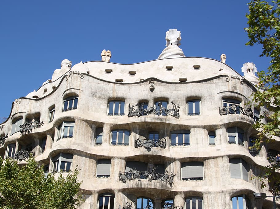 gray concrete building, Gaudí, Spain, Barcelona, Architecture, catalonia, art, impressions, homes, road