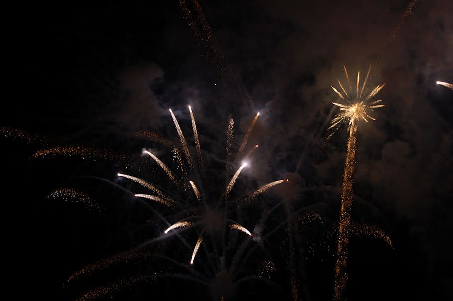 fogos de artifício, céu, entretenimento, véspera de ano novo, celebração, humor, efeito de luz, demonstrações financeiras anuais, dia nacional, bundesfeier