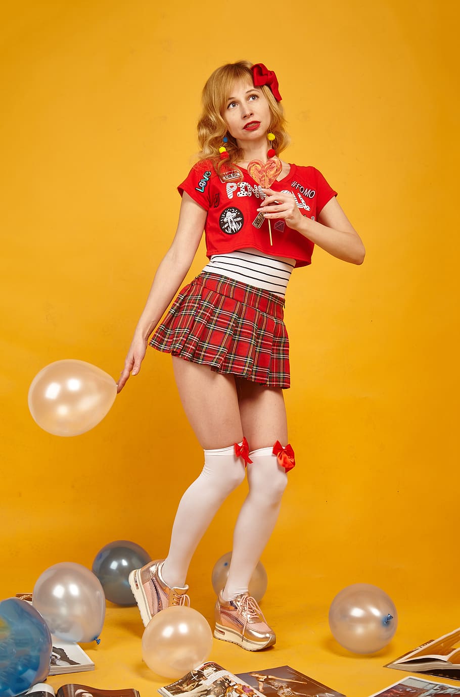 baby doll, girl, balloons, glossy magazines, glamour, puppet, toy, dolls, theatre, toys