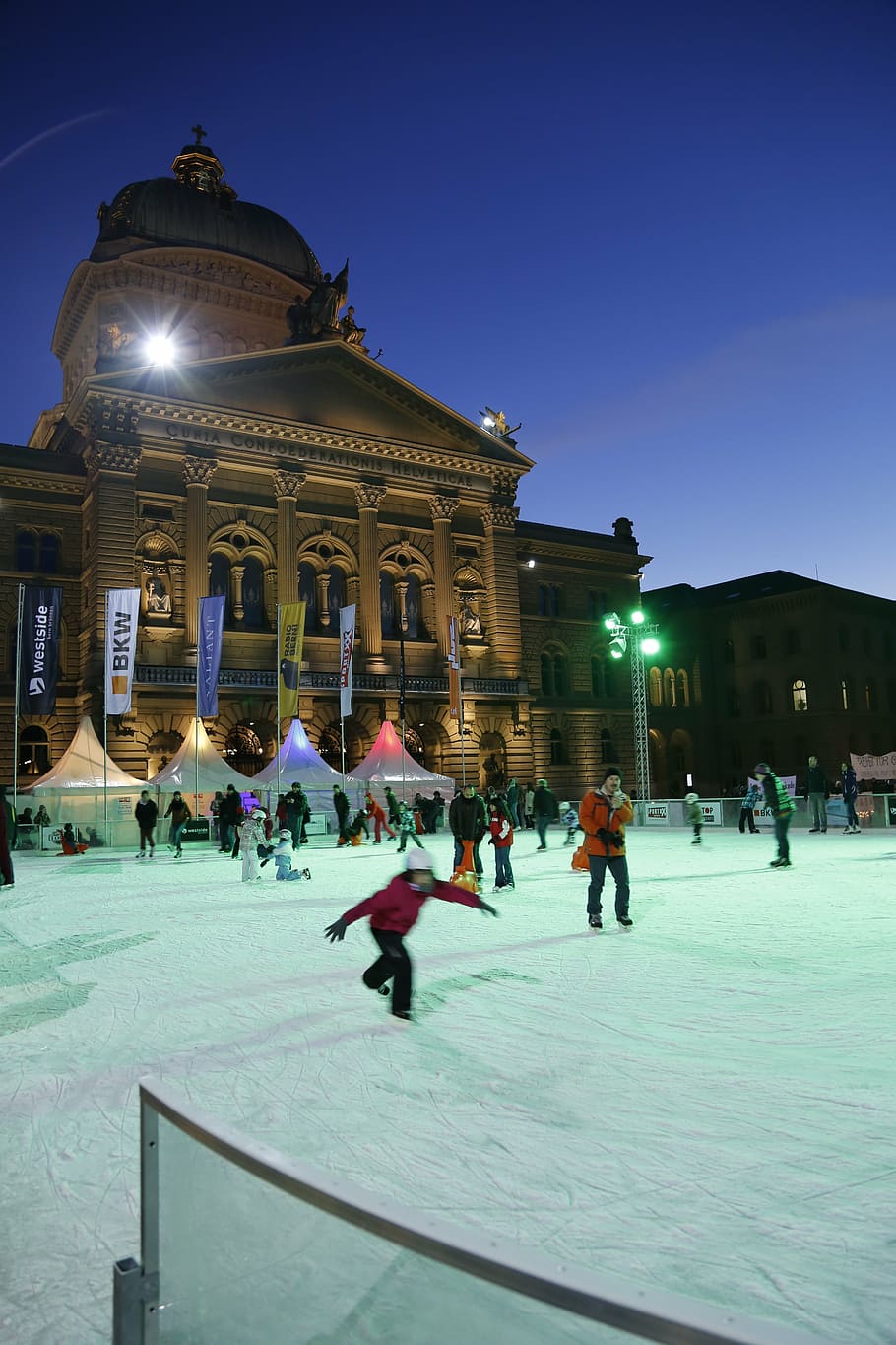 bern, bundeshaus, ice rink, switzerland, group of people, architecture, crowd, built structure, ice, winter sport