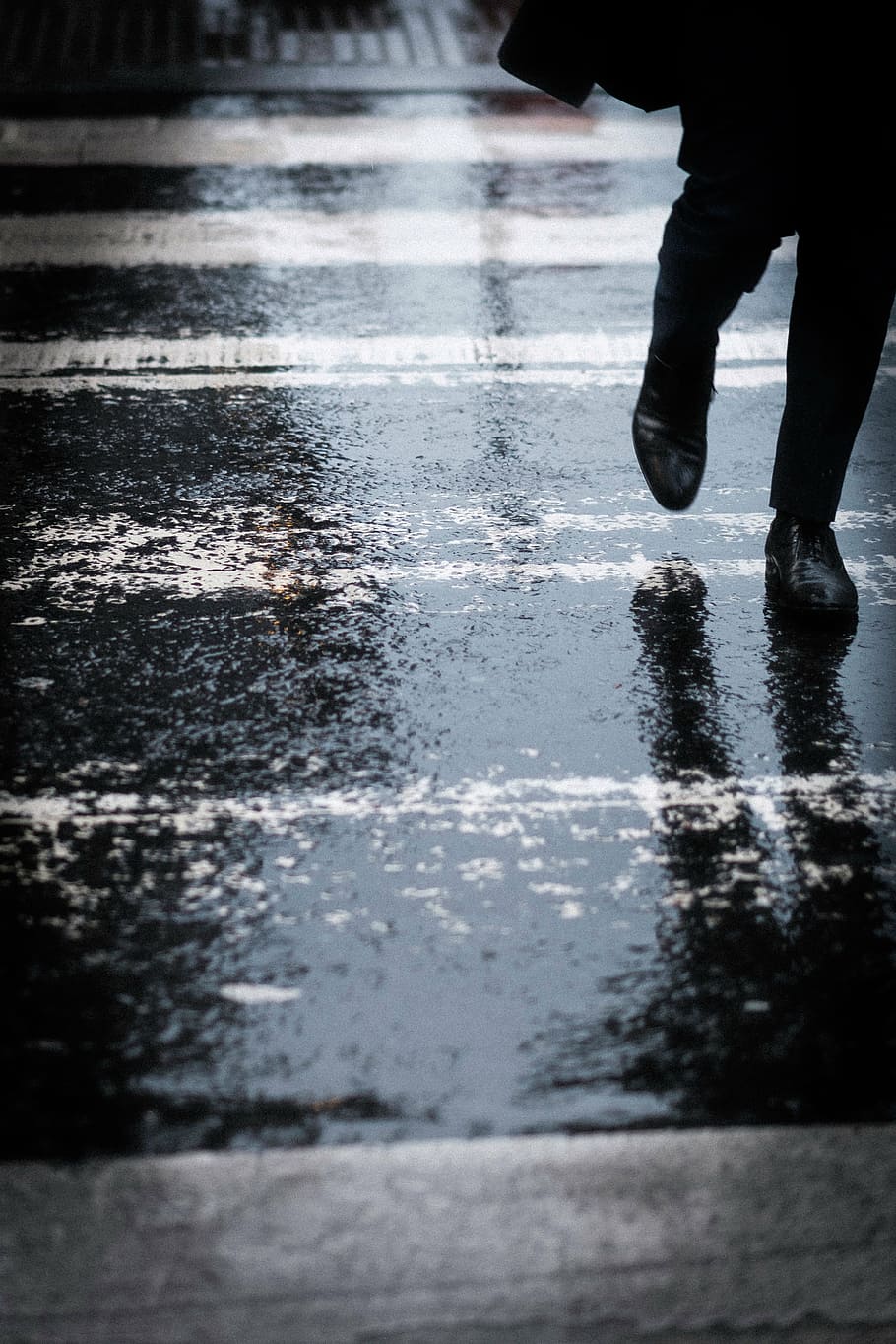 persona, para caminar, mojado, peatonal, carril, gente, lluvia, carretera, calle, agua
