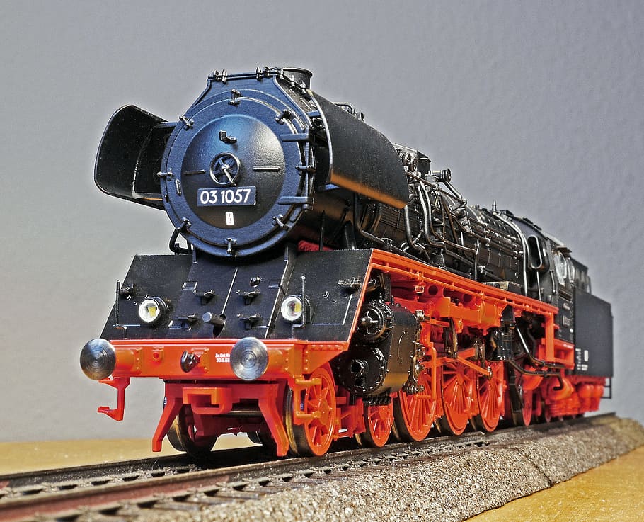 steam locomotive, model, front view, scale h0, express train, br 03-10, dr, rekokessel, three cylindrical, railway