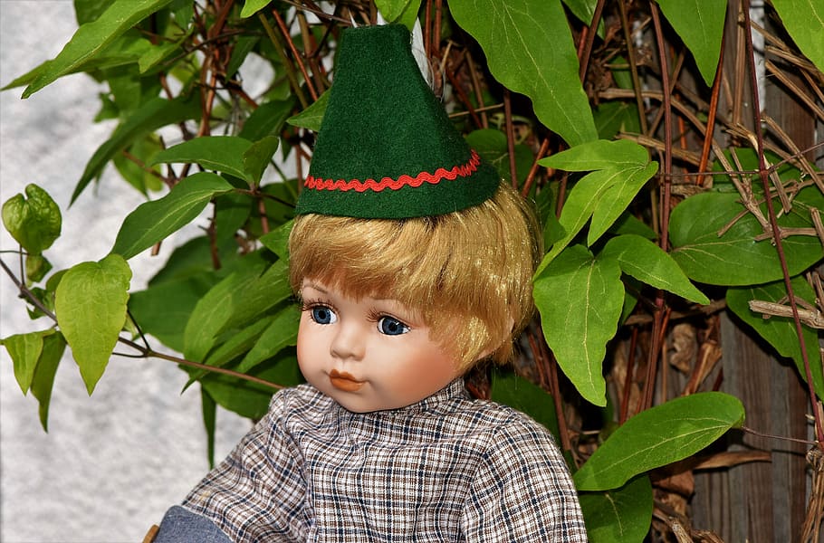 boneka anak laki-laki, hijau, tanaman daun, boneka, kepala boneka, kepala, topi, wajah boneka, gambar, wajah