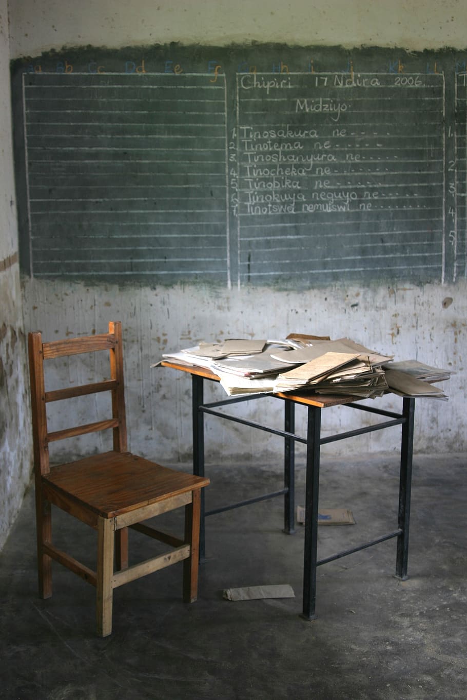 afrika, di kelas, sekolah, papan tulis, kursi, meja, ketiadaan, mebel, dalam ruangan, bahan kayu