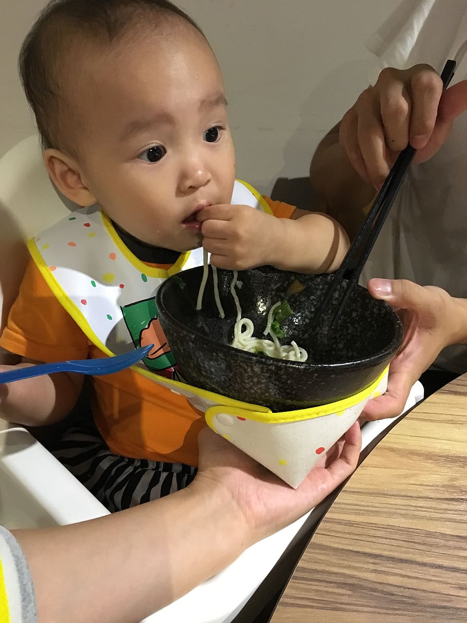 baby, eat noodle, bib, feed, parents, child, asia, kid, real people, childhood