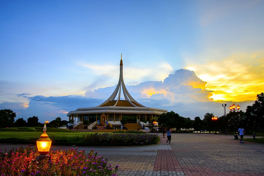 os jardins pacificamente, salão rachamongkol, relaxar, exercício, parque king rama ix, bangkok, tailândia, salão do reino, arquitetura, budismo