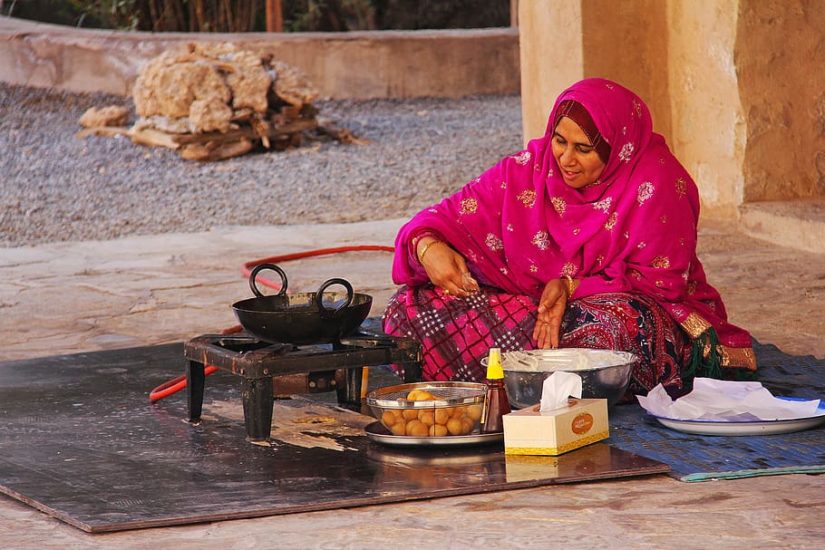 pessoas, mulher, Nizwa Fort, Fort, Omã, viagem, Oriente Médio, férias, cozinhar, Comida tradicional