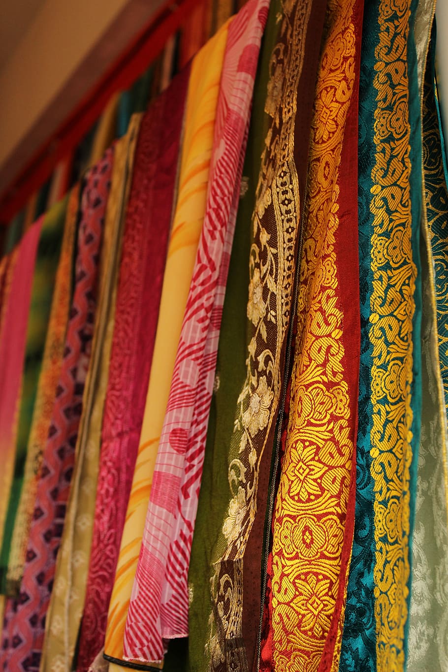lote de mantón dupatta de varios colores, indio, ropa, brazaletes indios, mujer, moda, vestuario, cultura, árabe, persona