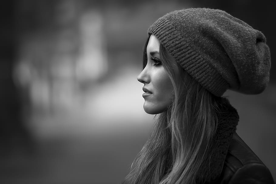 Lorena, scale, photography, woman, beanie, hat, facing, right, side, clothing