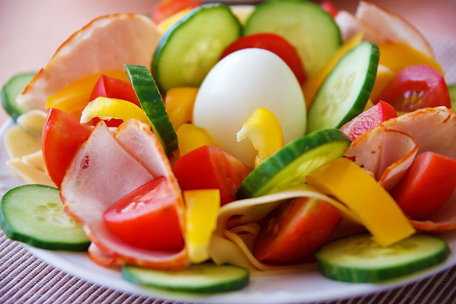 ensalada de verduras, huevo, desayuno, cena, fresco, verde, jamón, saludable, almuerzo, carne