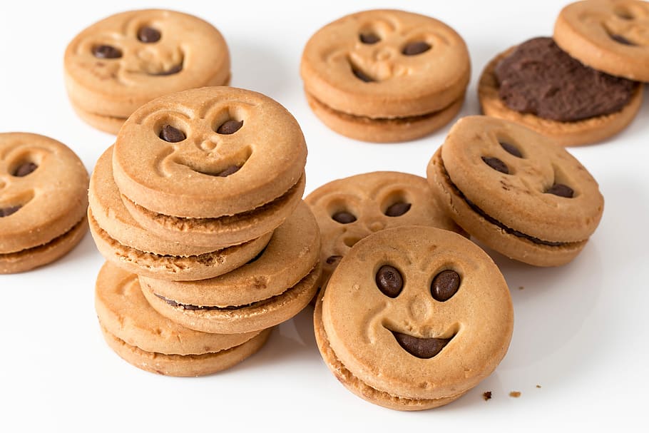 pile, chocolate cookies, cookie, biscuit, chocolate cookie, chocolate biscuit, round, sweet, snack, carbohydrate