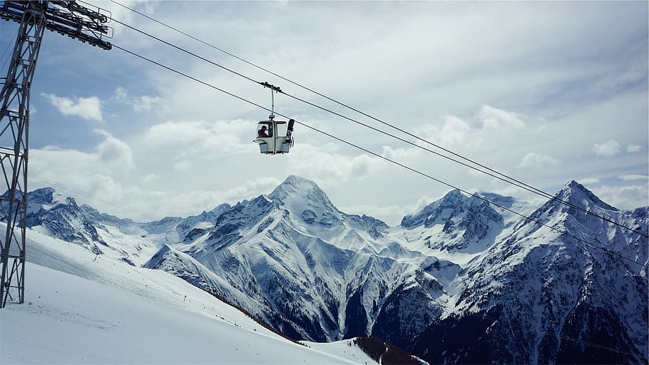 gondola lift, snowboarding, skiing, snow, winter, mountains, peaks, sky, clouds, hill