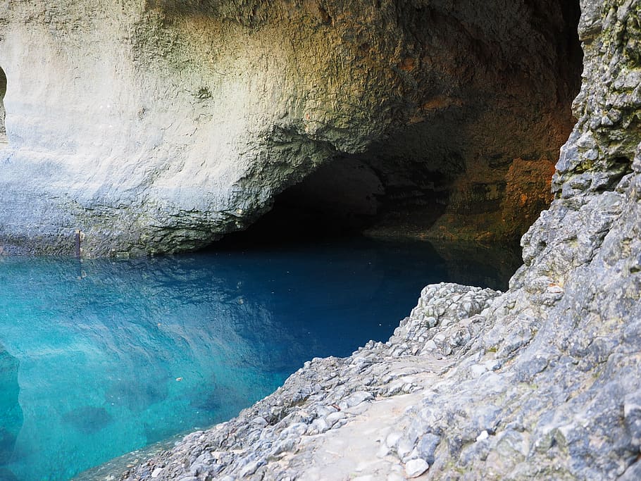 cave on sea, source de la sorgue, source, spring, water cave, cave, river, source of sorgue, karst spring, fontaine de vaucluse