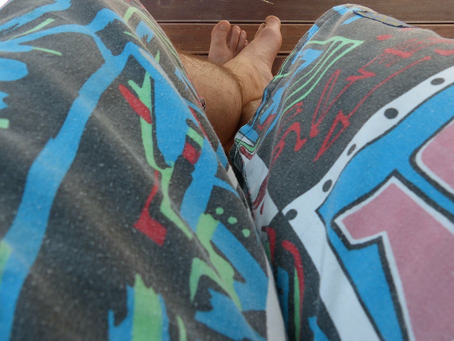 person, wearing, multicolored, bottoms, holiday, relax, feet, sit, beach pants, bermuda