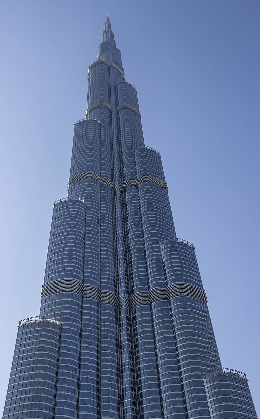 bajo, ángulo de visión, construcción de muros cortina, durante el día, burj khalifa, el edificio más alto del mundo, dubai, rascacielos, ciudad, récord mundial