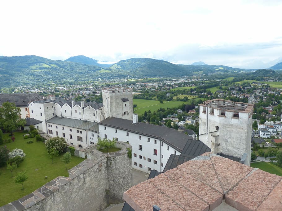 fortaleza de hohensalzburg, castillo, fortaleza, punto de referencia, salzburgo, austria, colina de la ciudad, montaña fortaleza, almenas, torre