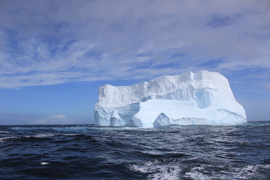 iceberg during daytime, iceberg, daytime, ice, sol, antarctica, cold, mar, glacier, sea
