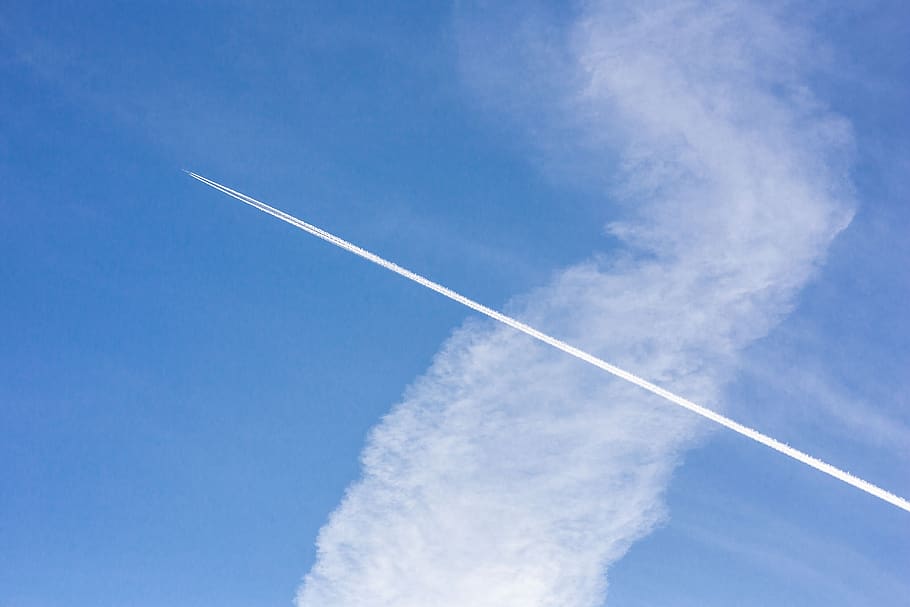 cielo, azul, nube, claro, nublado, nube - cielo, rastro de vapor, vista de ángulo bajo, vehículo aéreo, transporte
