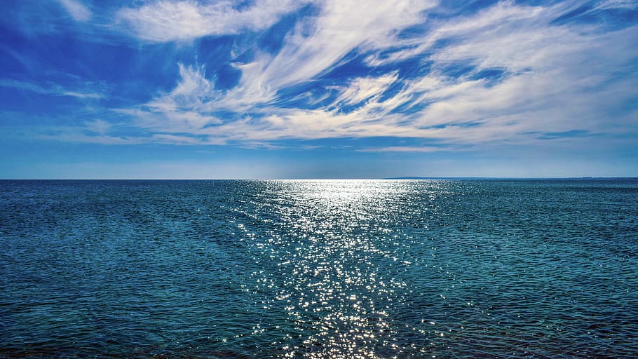 fotografia de paisagem, corpo, agua, dia, infinito azul, mar, horizonte, céu, nuvens, marinha