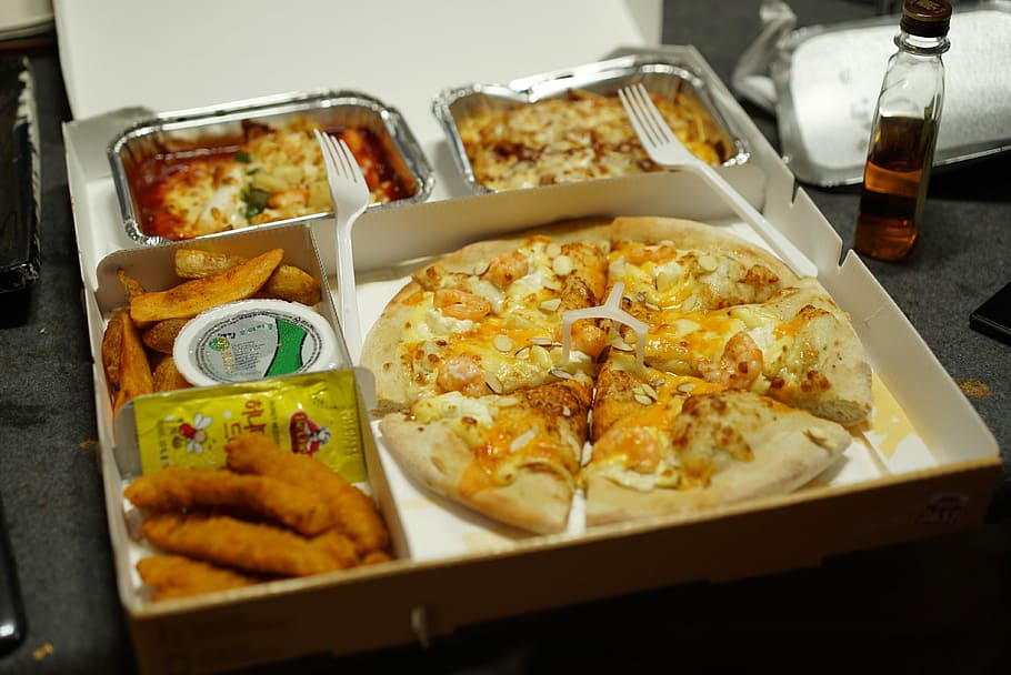 almuerzo de caja de pizza, lasaña, tiras de pollo, caja de pizza, almuerzo de caja, comida, almuerzo, pizza, dominio público, comida para llevar