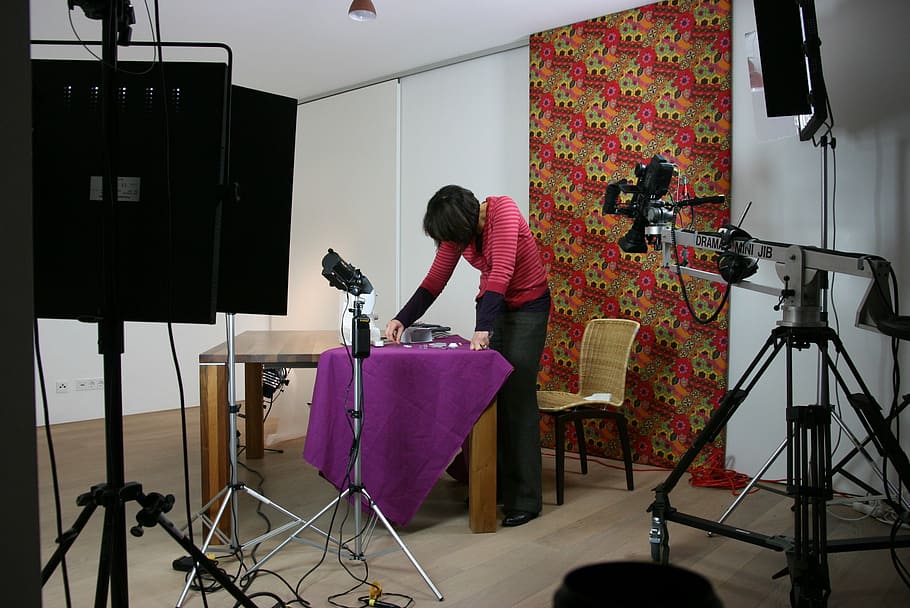 woman, standing, front, table, Advertising, Film, Recordings, advertising film, filming, reporting